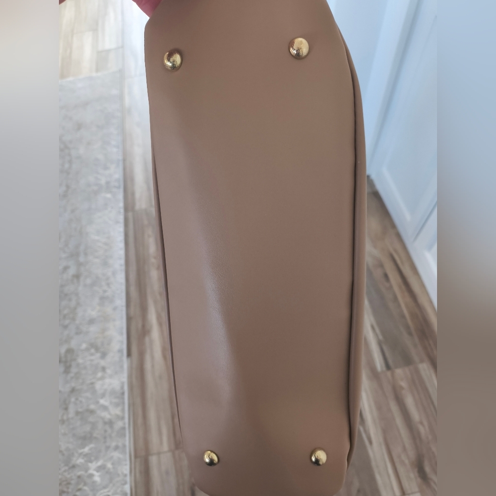 Shoulder Bag - Picture 9 of 10